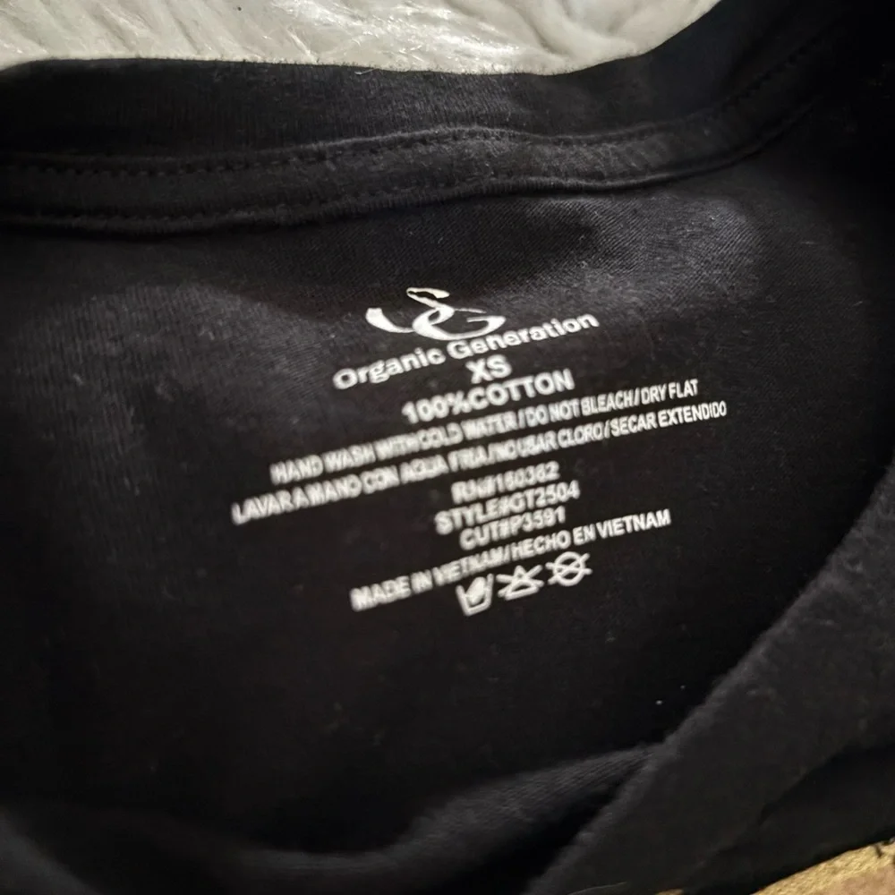 Organic Generation Cowgirl Tassel Sleeve Graphic Black Crop T-Shirt - Picture 12 of 12